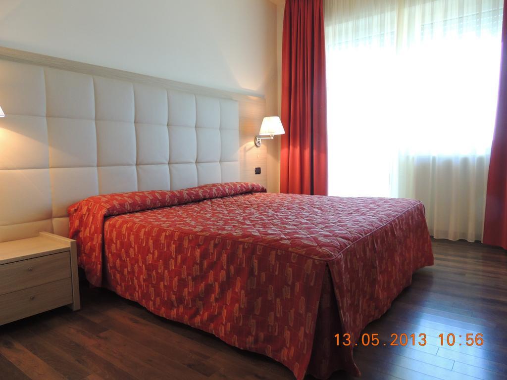 Hotel Gasparina Castelnuovo del Garda Zimmer foto